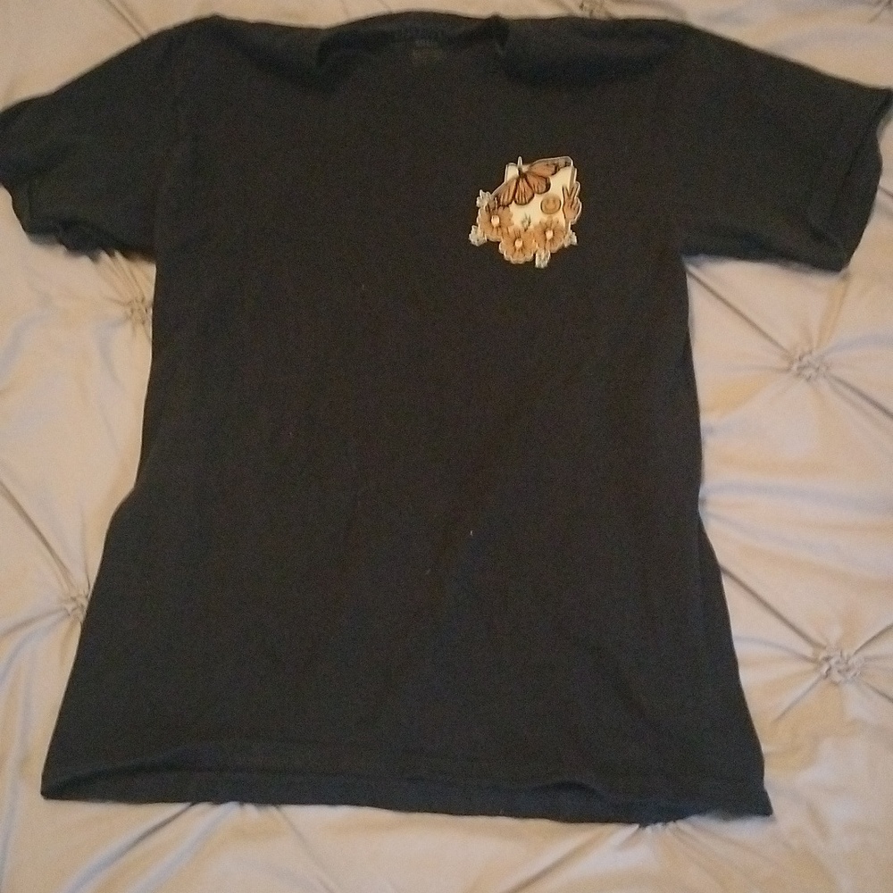 Dravus Graphic T-shirt Sz S
